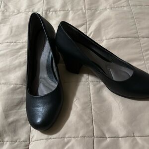 Cloud walkers black heels